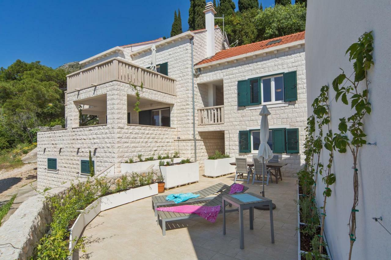 I Sassi Bianchi - East Huvilat Cavtat